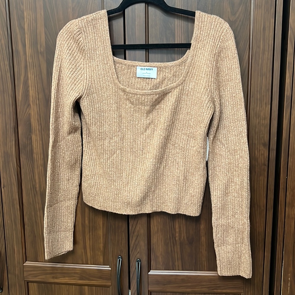 NWT Fitted Scoop neck sweater